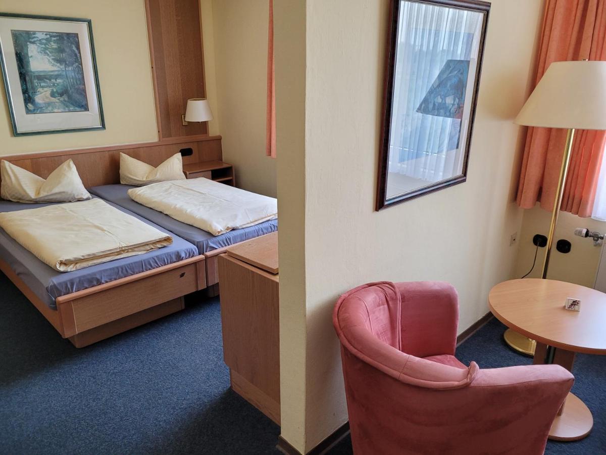 Ems-Hotel Emden Exteriör bild