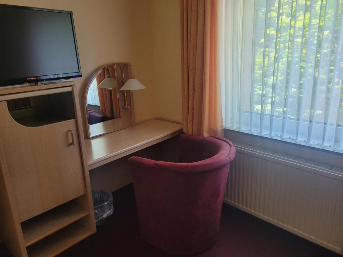 Ems-Hotel Emden Exteriör bild