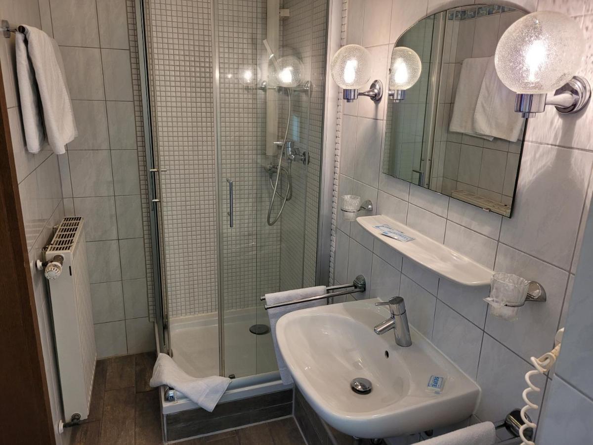 Ems-Hotel Emden Exteriör bild