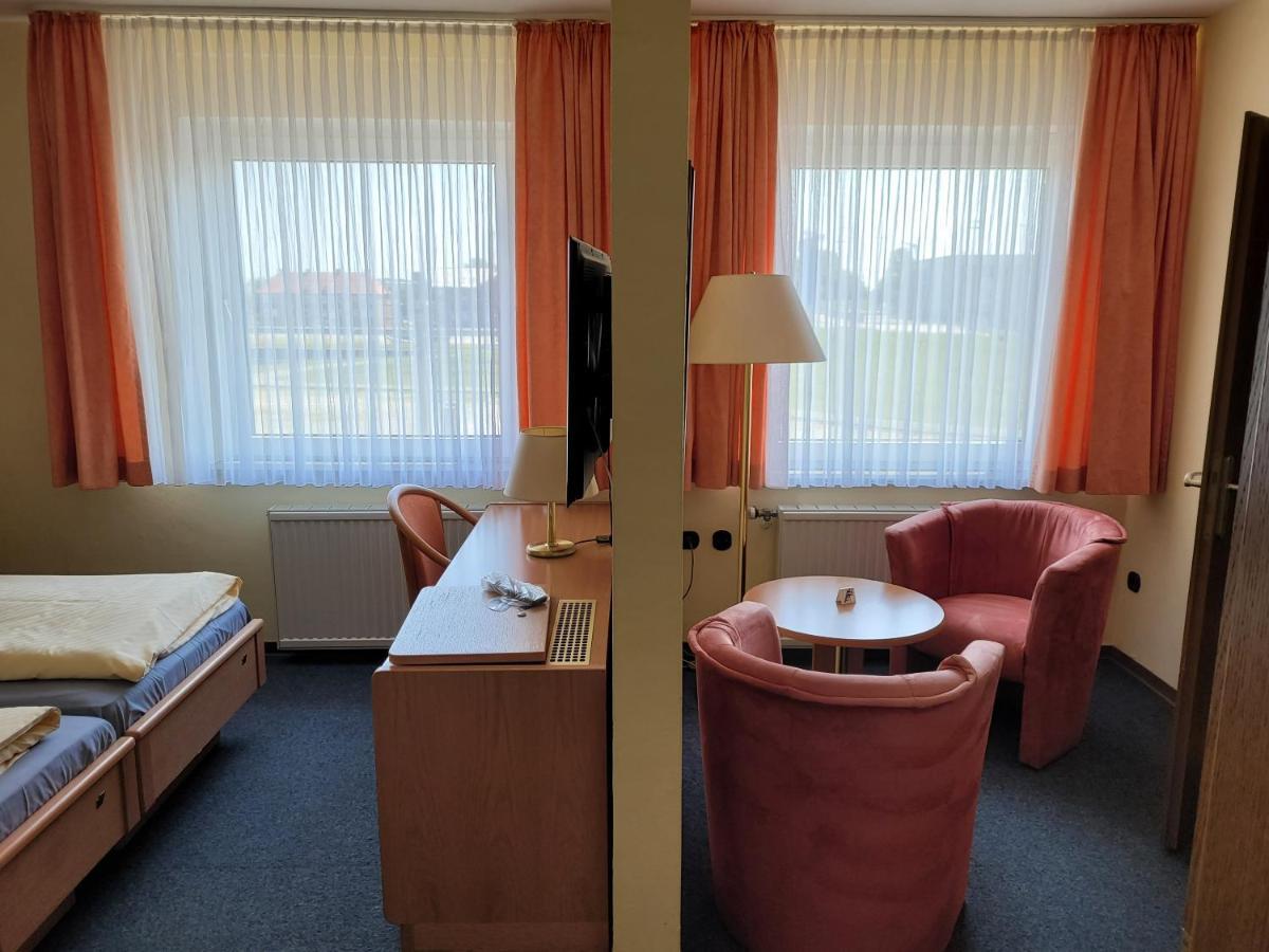 Ems-Hotel Emden Exteriör bild
