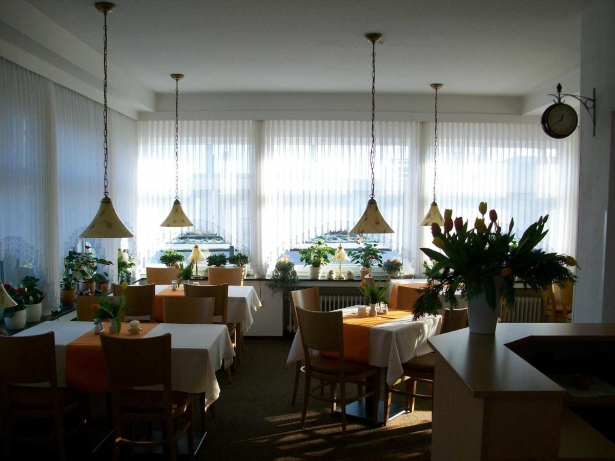 Ems-Hotel Emden Exteriör bild